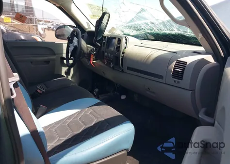 2010 Chevrolet Silverado K1500 из США, поврежденный, VIN 1GCPKPEA8AZ151765